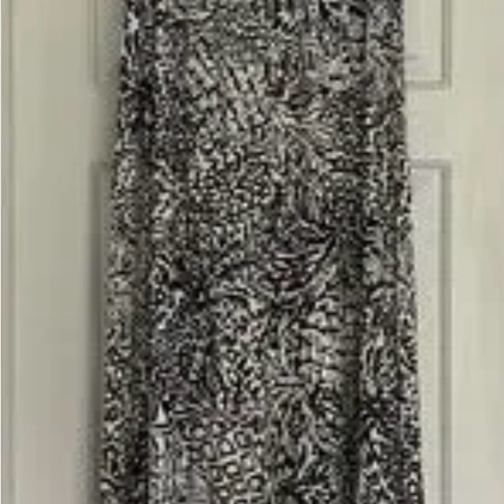 Liky Pulitzer Black and White stretchy knit maxi skirt size large - Picture 6 of 7